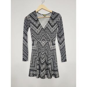 Prince & Fox Geometric Surplice Long Sleeve‎ Skater Dress XS